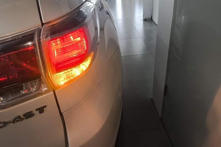 Used Toyota Highlander 2015 2.0T Four-Wheel Drive Luxury Edition 7-Seater Exterior 3