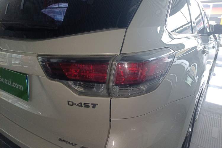 Used Toyota Highlander 2015 2.0T Four-Wheel Drive Luxury Edition 7-Seater Exterior 3