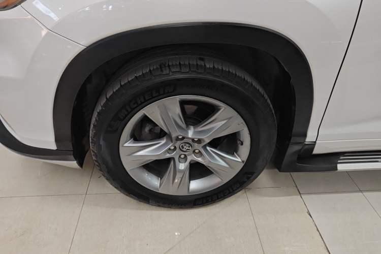 Used Toyota Highlander 2015 2.0T Four-Wheel Drive Luxury Edition 7-Seater Exterior 4