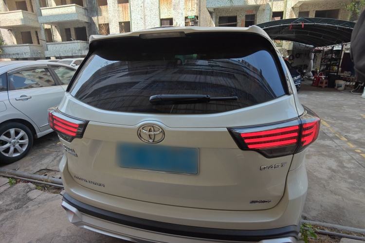 Used Toyota Highlander 2015 2.0T Two-Wheel Drive Luxury Edition 7 Seats Exterior 4