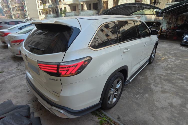 Used Toyota Highlander 2015 2.0T Two-Wheel Drive Luxury Edition 7 Seats Exterior 5