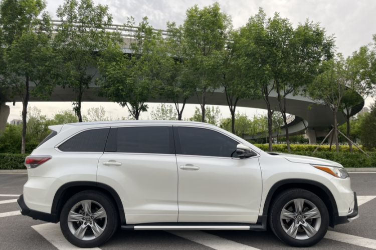 Used Toyota Highlander 2015 2.0T Two-Wheel Drive Luxury Edition 7 Seats Exterior 5
