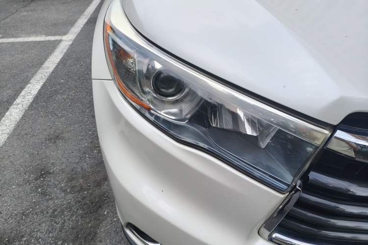 Used Toyota Highlander 2015 2.0T Four-Wheel Drive Luxury Navigation Version with 7 Seats Exterior 6