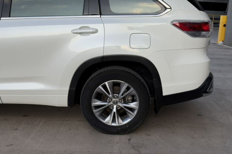 Used Toyota Highlander 2015 3.5L 4x4 Elite Edition 7-Seater Exterior 7