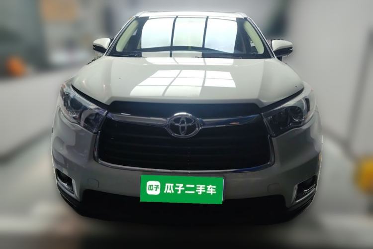 Used Toyota Highlander 2015 2.0T Two-Wheel Drive Luxury Edition 7 Seats Front