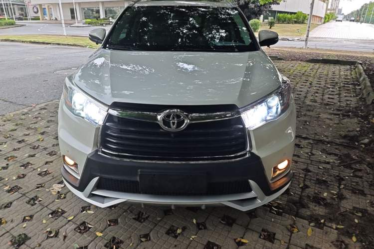 Used Toyota Highlander 2015 2.0T Four-Wheel Drive Luxury Edition 7-Seater Front