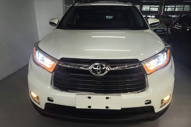 Used Toyota Highlander 2015 2.0T Four-Wheel Drive Luxury Edition 7-Seater Front