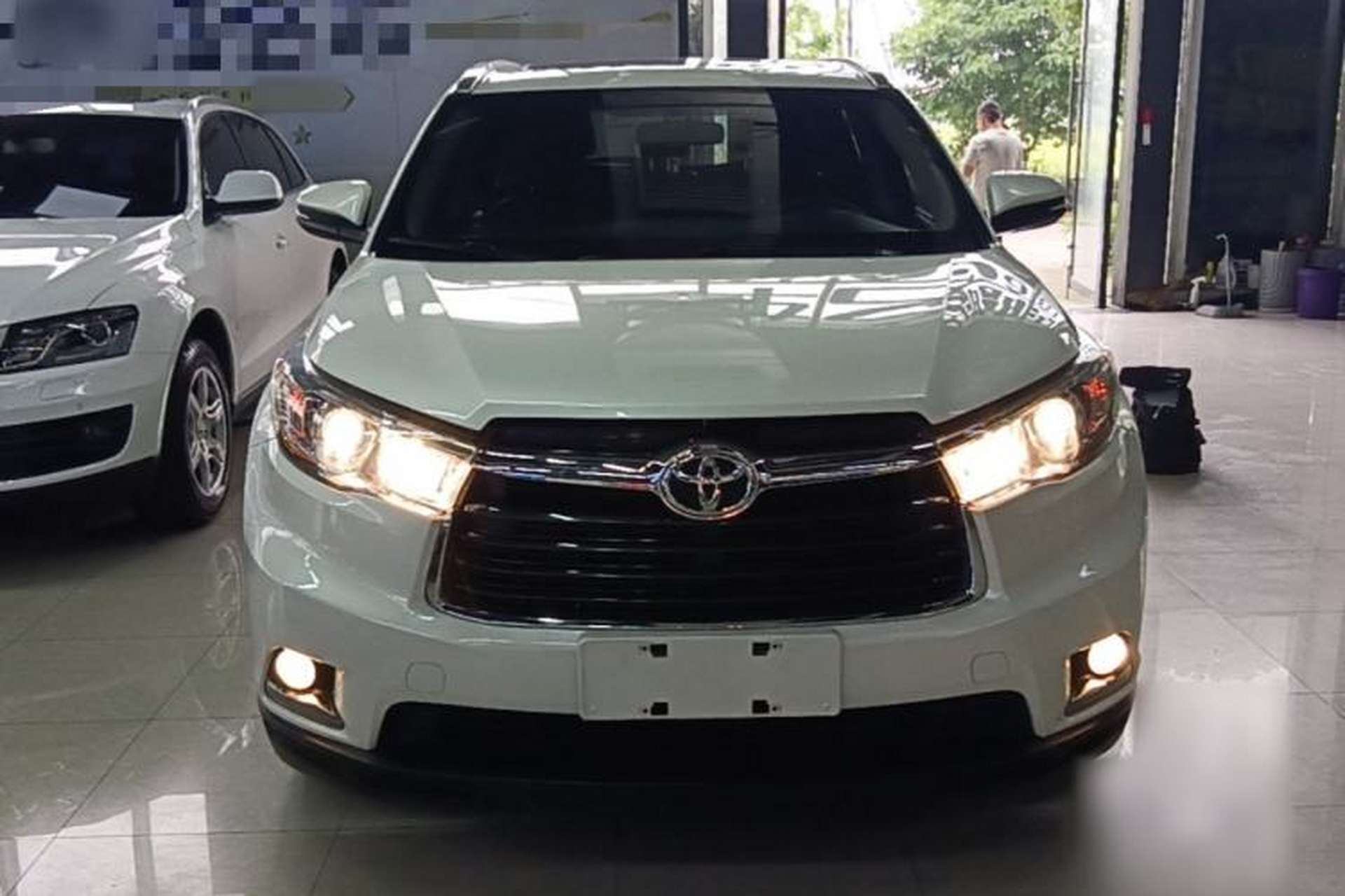 Used Toyota Highlander 2015 2.0T Four-Wheel Drive Luxury Edition 7-Seater Front