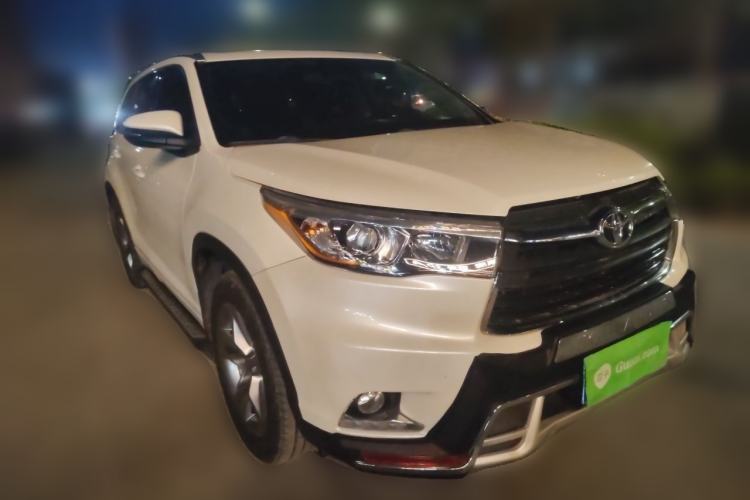 Used Toyota Highlander 2015 2.0T Two-Wheel Drive Luxury Edition 7 Seats Front Right 45 Deg