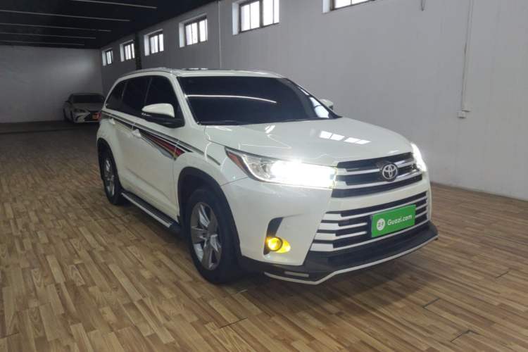 Used Toyota Highlander 2015 2.0T Four-Wheel Drive Luxury Edition 7-Seater Front Right 45 Deg