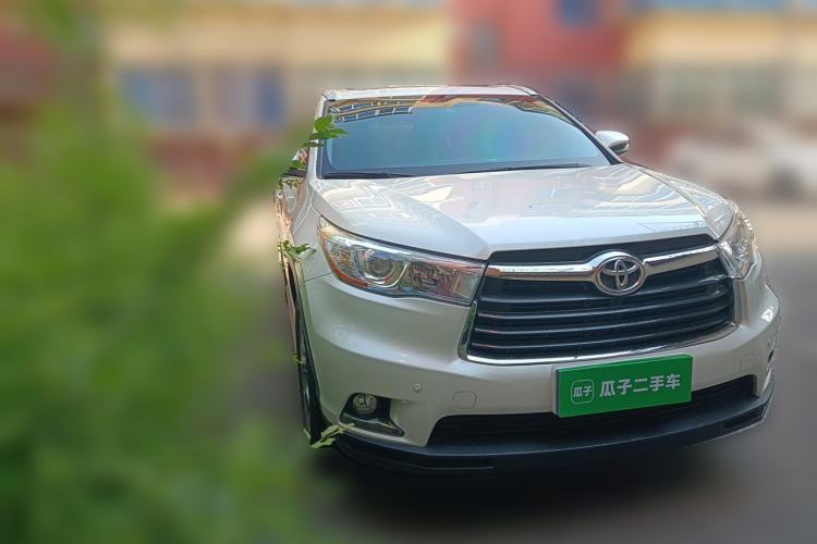 Used Toyota Highlander 2015 2.0T Four-Wheel Drive Luxury Edition 7-Seater Front Right 45 Deg