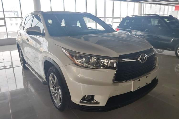 Used Toyota Highlander 2015 2.0T Four-Wheel Drive Luxury Edition 7-Seater Front Right 45 Deg