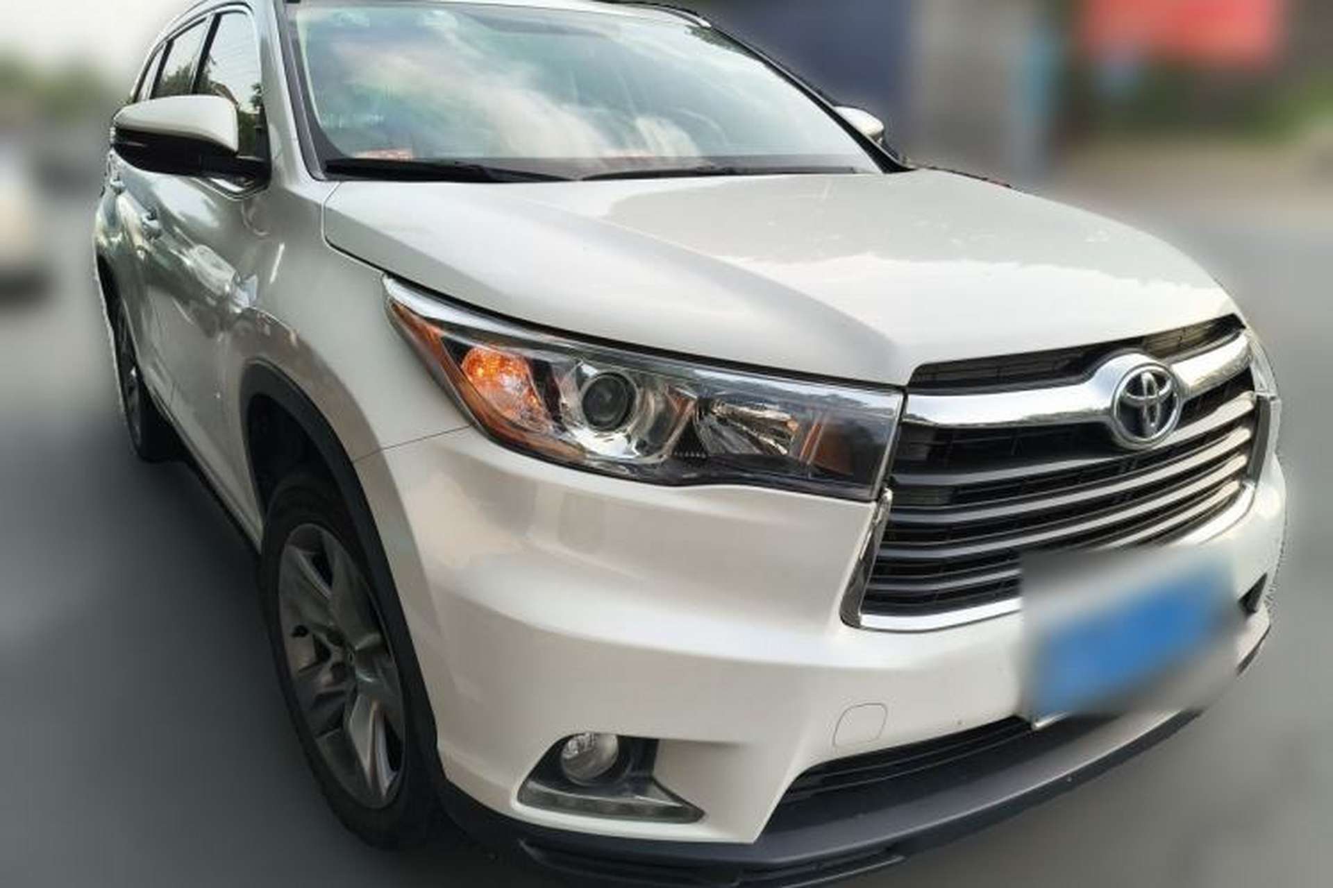 Used Toyota Highlander 2015 2.0T Four-Wheel Drive Luxury Edition 7-Seater Front Right 45 Deg