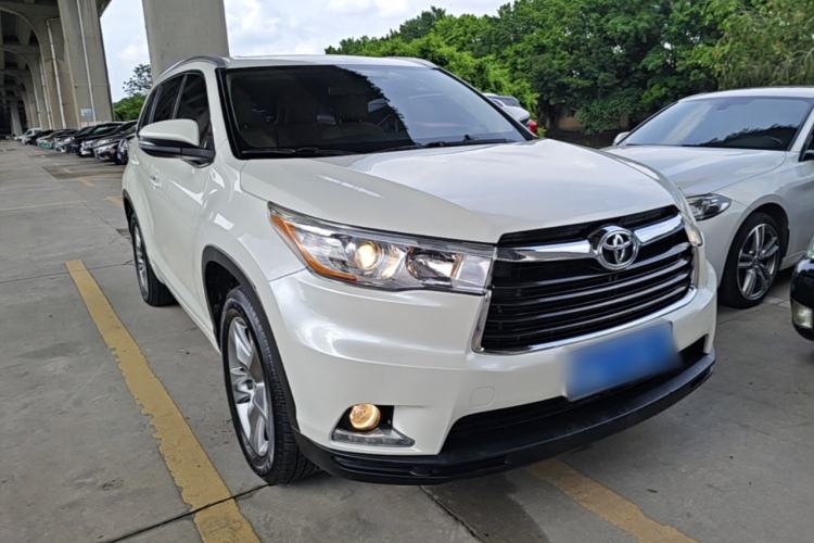 Used Toyota Highlander 2015 2.0T Four-Wheel Drive Luxury Edition 7-Seater Front Right 45 Deg