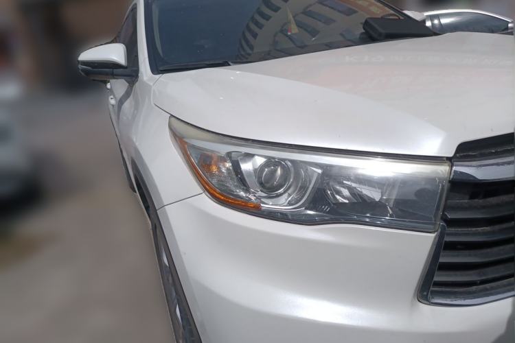 Used Toyota Highlander 2015 2.0T Four-Wheel Drive Luxury Edition 7-Seater Front Right 45 Deg