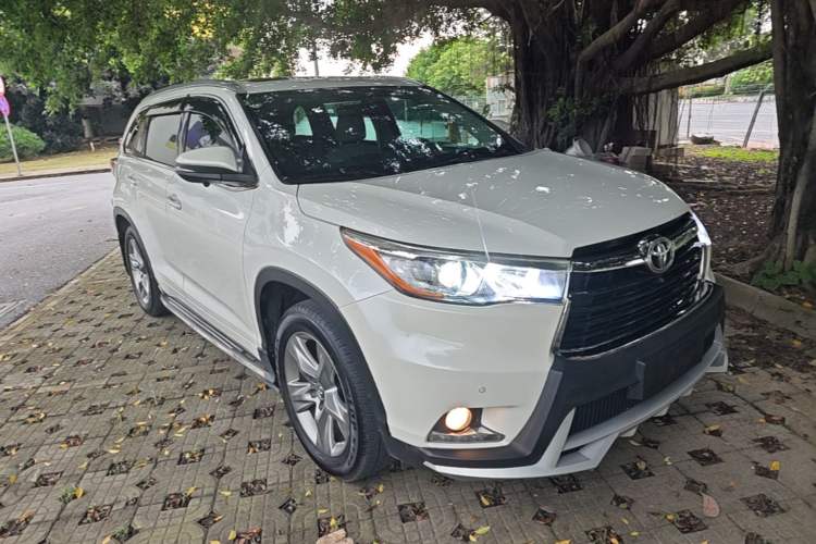 Used Toyota Highlander 2015 2.0T Four-Wheel Drive Luxury Edition 7-Seater Front Right 45 Deg