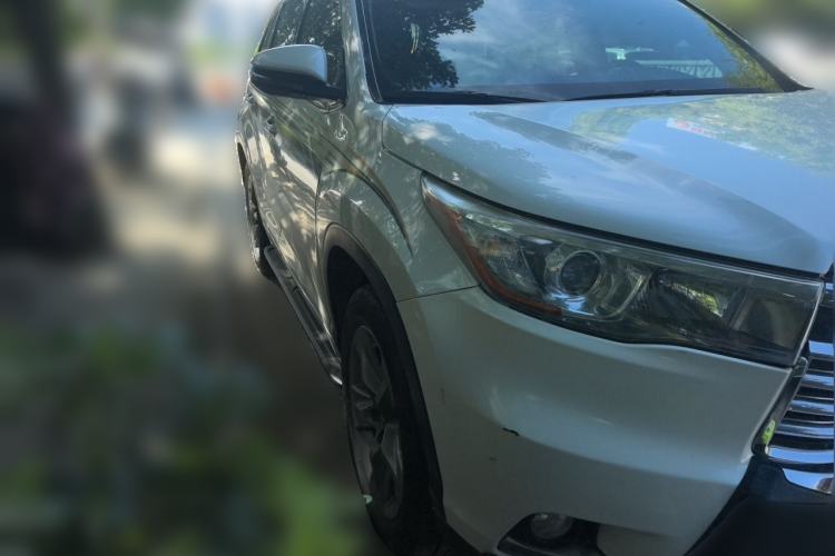 Used Toyota Highlander 2015 2.0T Four-Wheel Drive Luxury Edition 7-Seater Front Right 45 Deg