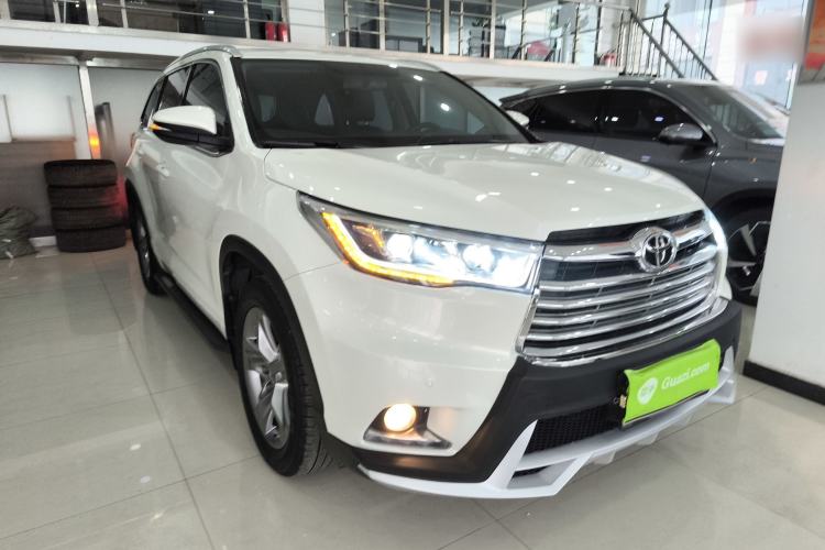Used Toyota Highlander 2015 2.0T Four-Wheel Drive Luxury Edition 7-Seater Front Right 45 Deg