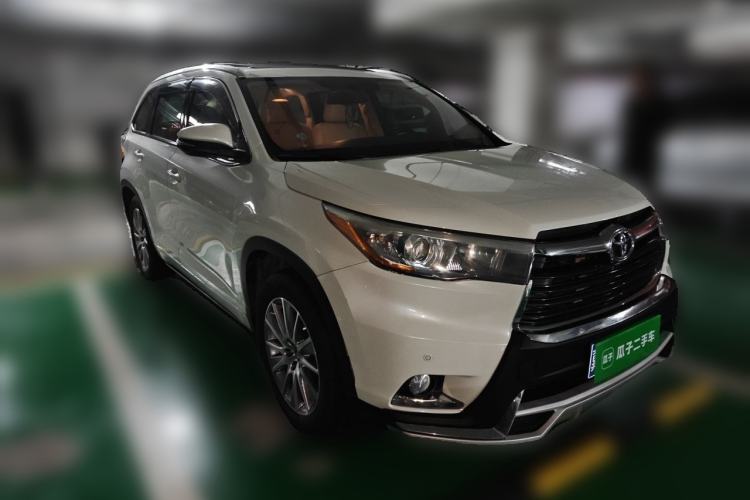 Used Toyota Highlander 2015 3.5L 4x4 Luxury Edition 7-seater Front Right 45 Deg