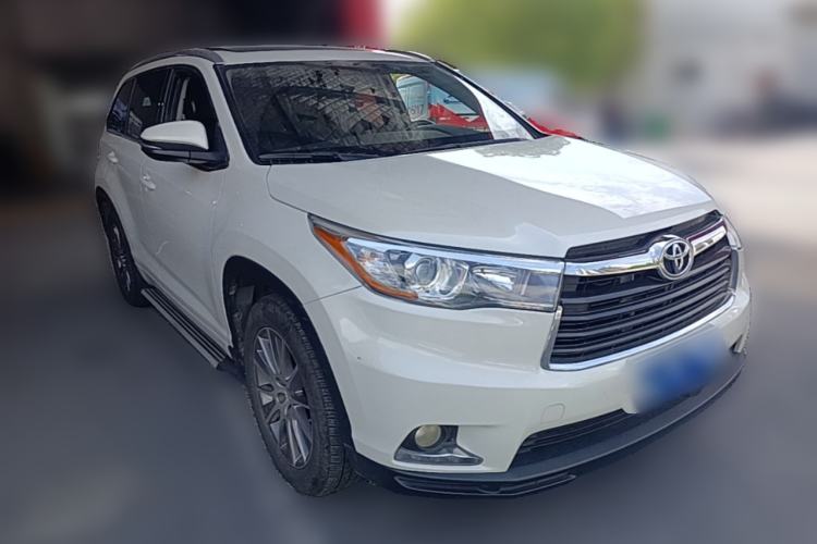 Used Toyota Highlander 2015 3.5L 4x4 Luxury Edition 7-seater Front Right 45 Deg
