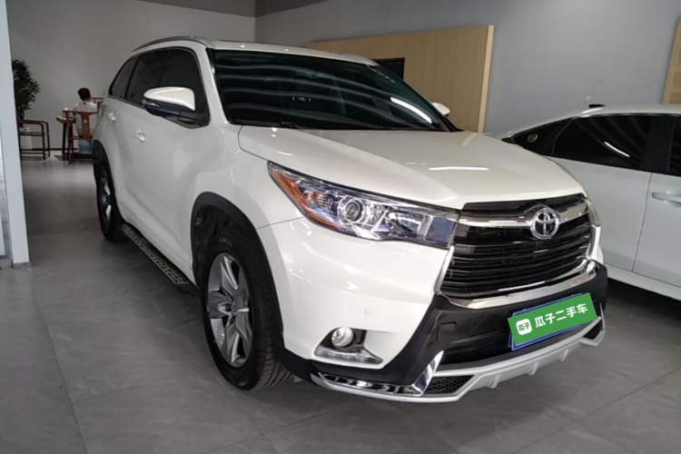 Used Toyota Highlander 2015 2.0T Four-Wheel Drive Luxury Edition 7-Seater Front Right 45 Deg