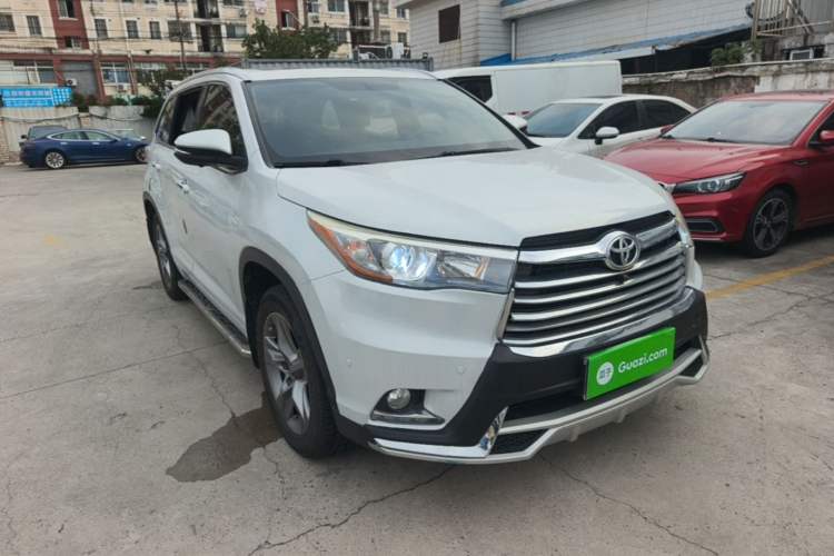 Used Toyota Highlander 2015 2.0T Four-Wheel Drive Luxury Edition 7-Seater Front Right 45 Deg
