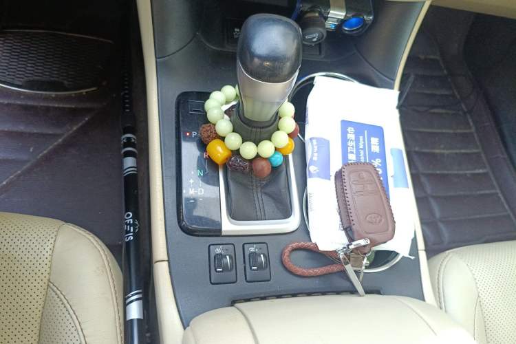 Used Toyota Highlander 2015 2.0T Four-Wheel Drive Luxury Edition 7-Seater Gear Lever