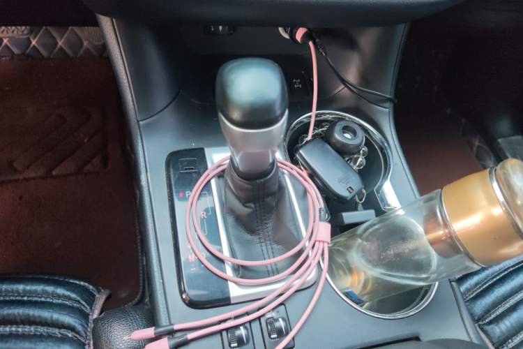 Used Toyota Highlander 2015 2.0T Four-Wheel Drive Luxury Edition 7-Seater Gear Lever