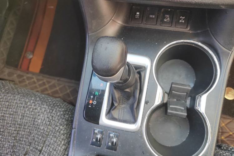 Used Toyota Highlander 2015 2.0T Four-Wheel Drive Luxury Edition 7-Seater Gear Lever
