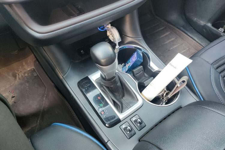 Used Toyota Highlander 2015 2.0T Four-Wheel Drive Luxury Edition 7-Seater Gear Lever