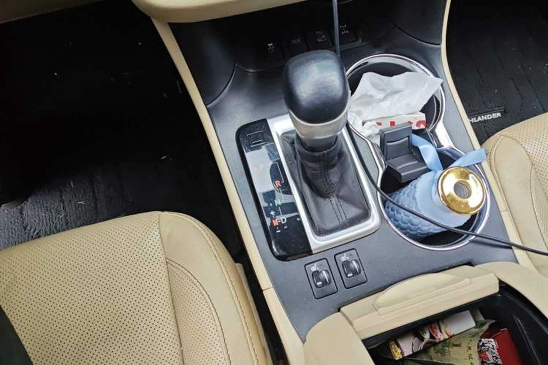 Used Toyota Highlander 2015 2.0T Four-Wheel Drive Luxury Edition 7-Seater Gear Lever