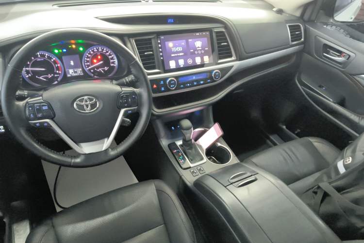 Used Toyota Highlander 2015 2.0T Four-Wheel Drive Luxury Edition 7-Seater Gear Lever