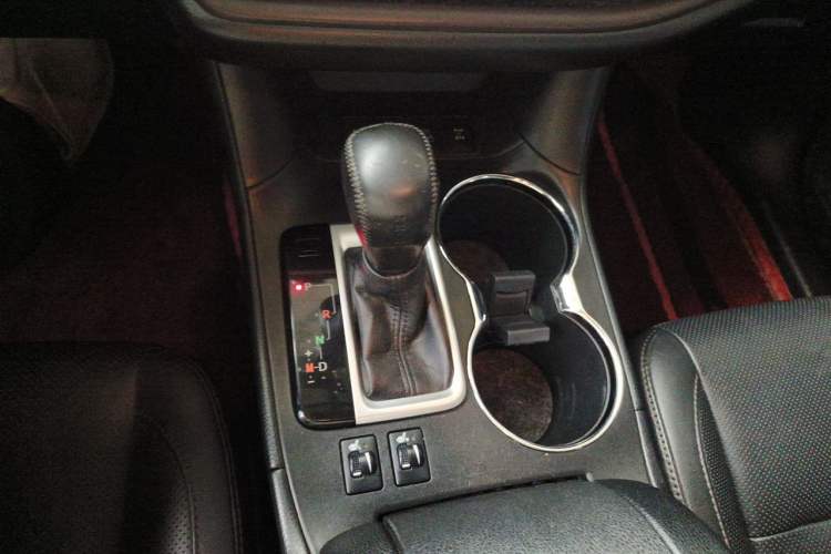 Used Toyota Highlander 2015 2.0T Four-Wheel Drive Luxury Edition 7-Seater Gear Lever