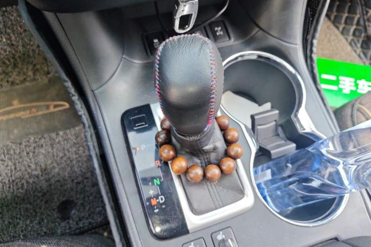 Used Toyota Highlander 2015 2.0T Four-Wheel Drive Luxury Edition 7-Seater Gear Lever