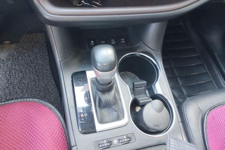 Used Toyota Highlander 2015 2.0T Four-Wheel Drive Ultimate Edition 7-Seater Gear Lever