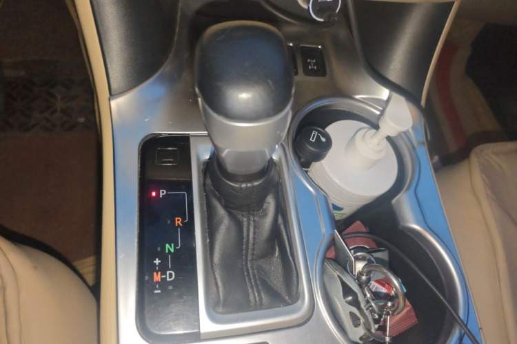 Used Toyota Highlander 2015 2.0T Four-Wheel Drive Luxury Edition 7-Seater Gear Lever