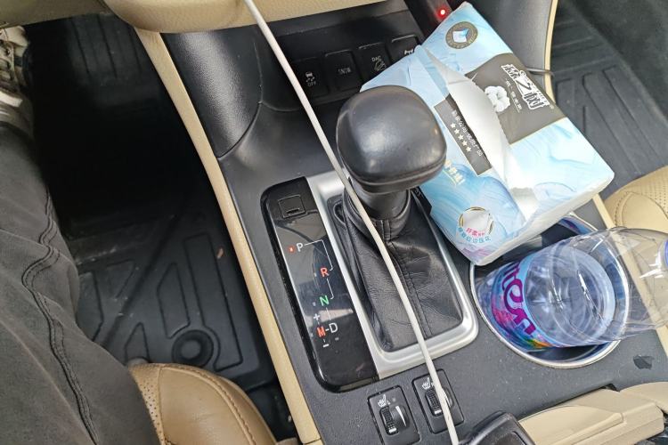 Used Toyota Highlander 2015 2.0T Four-Wheel Drive Luxury Edition 7-Seater Gear Lever