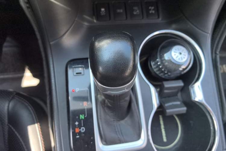 Used Toyota Highlander 2015 2.0T Four-Wheel Drive Luxury Edition 7-Seater Gear Lever
