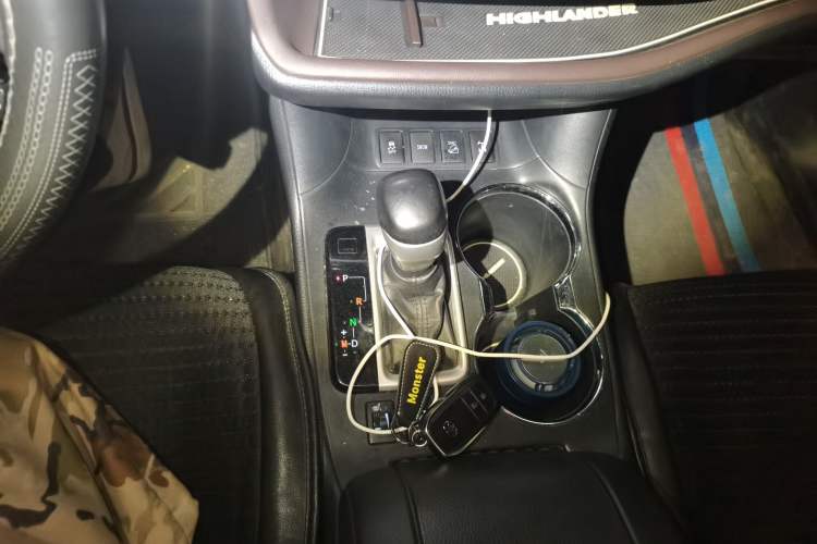 Used Toyota Highlander 2015 2.0T Four-Wheel Drive Luxury Edition 7-Seater Gear Lever