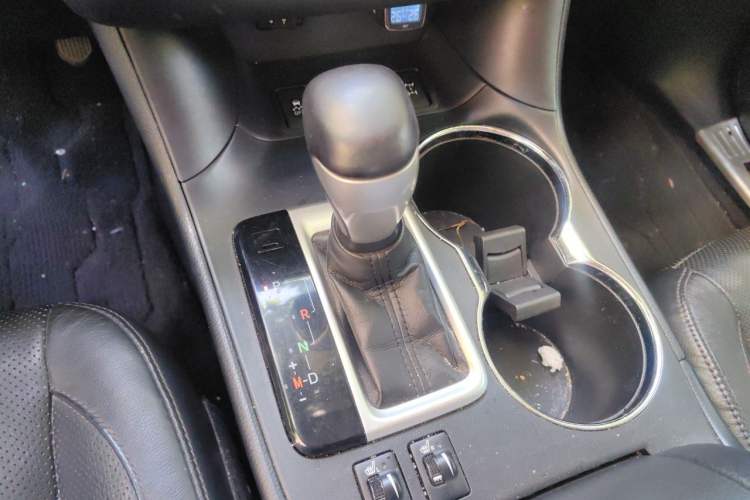 Used Toyota Highlander 2015 2.0T Four-Wheel Drive Luxury Edition 7-Seater Gear Lever