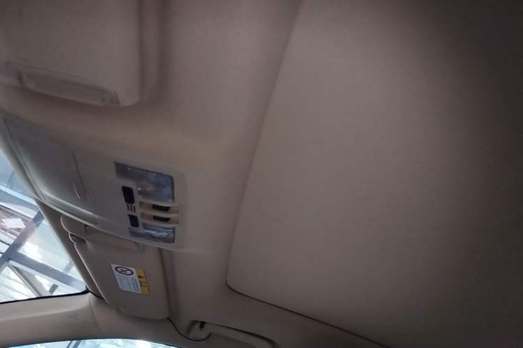 Used Toyota Highlander 2015 2.0T Two-Wheel Drive Luxury Edition 7 Seats Headliner