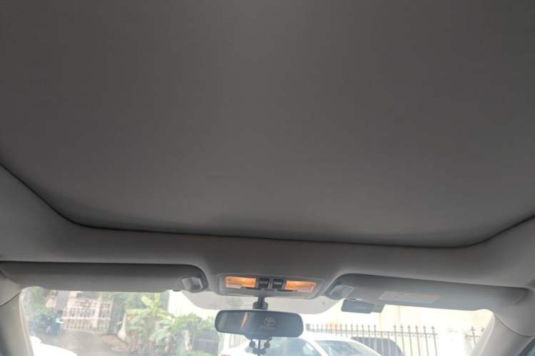 Used Toyota Highlander 2015 2.0T Four-Wheel Drive Ultimate Edition 7-Seater Headliner