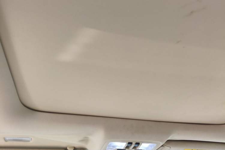 Used Toyota Highlander 2015 2.0T Two-Wheel Drive Luxury Edition 7 Seats Headliner