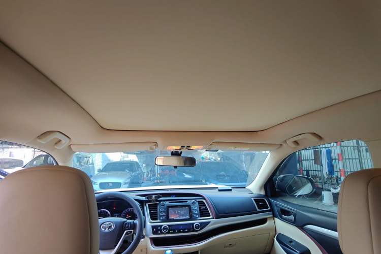 Used Toyota Highlander 2015 2.0T Two-Wheel Drive Luxury Edition 7 Seats Headliner
