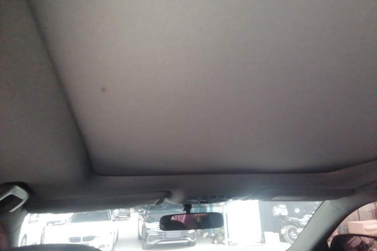 Used Toyota Highlander 2015 2.0T Two-Wheel Drive Luxury Edition 7 Seats Headliner