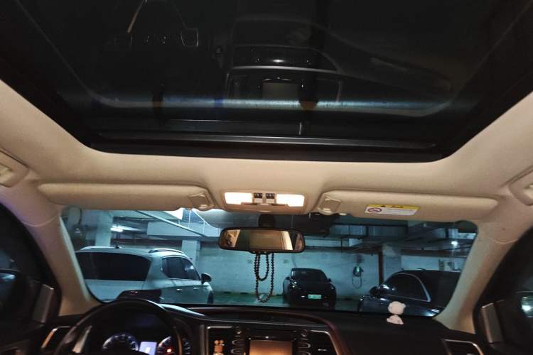 Used Toyota Highlander 2015 3.5L 4x4 Luxury Edition 7-seater Headliner