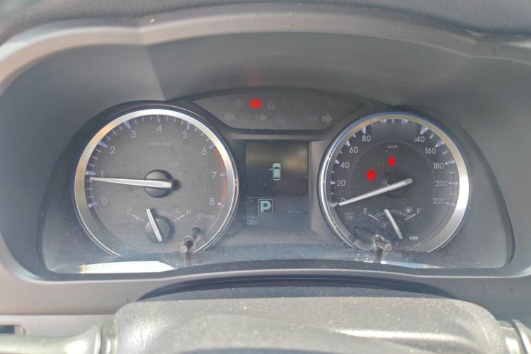 Used Toyota Highlander 2015 2.0T Four-Wheel Drive Luxury Edition 7-Seater Instrument Cluster