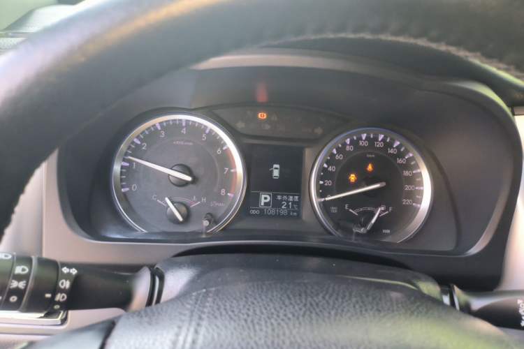 Used Toyota Highlander 2015 2.0T Four-Wheel Drive Luxury Edition 7-Seater Instrument Cluster