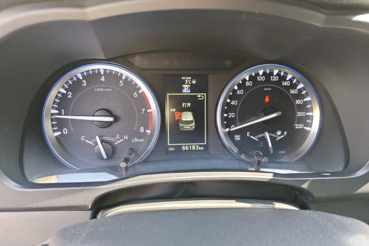 Used Toyota Highlander 2015 2.0T Four-Wheel Drive Ultimate Edition 7-Seater Instrument Cluster