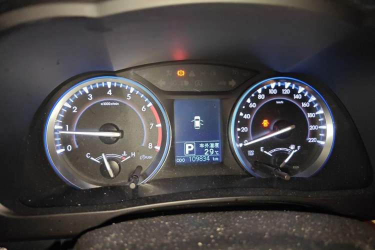 Used Toyota Highlander 2015 2.0T Four-Wheel Drive Luxury Edition 7-Seater Instrument Cluster